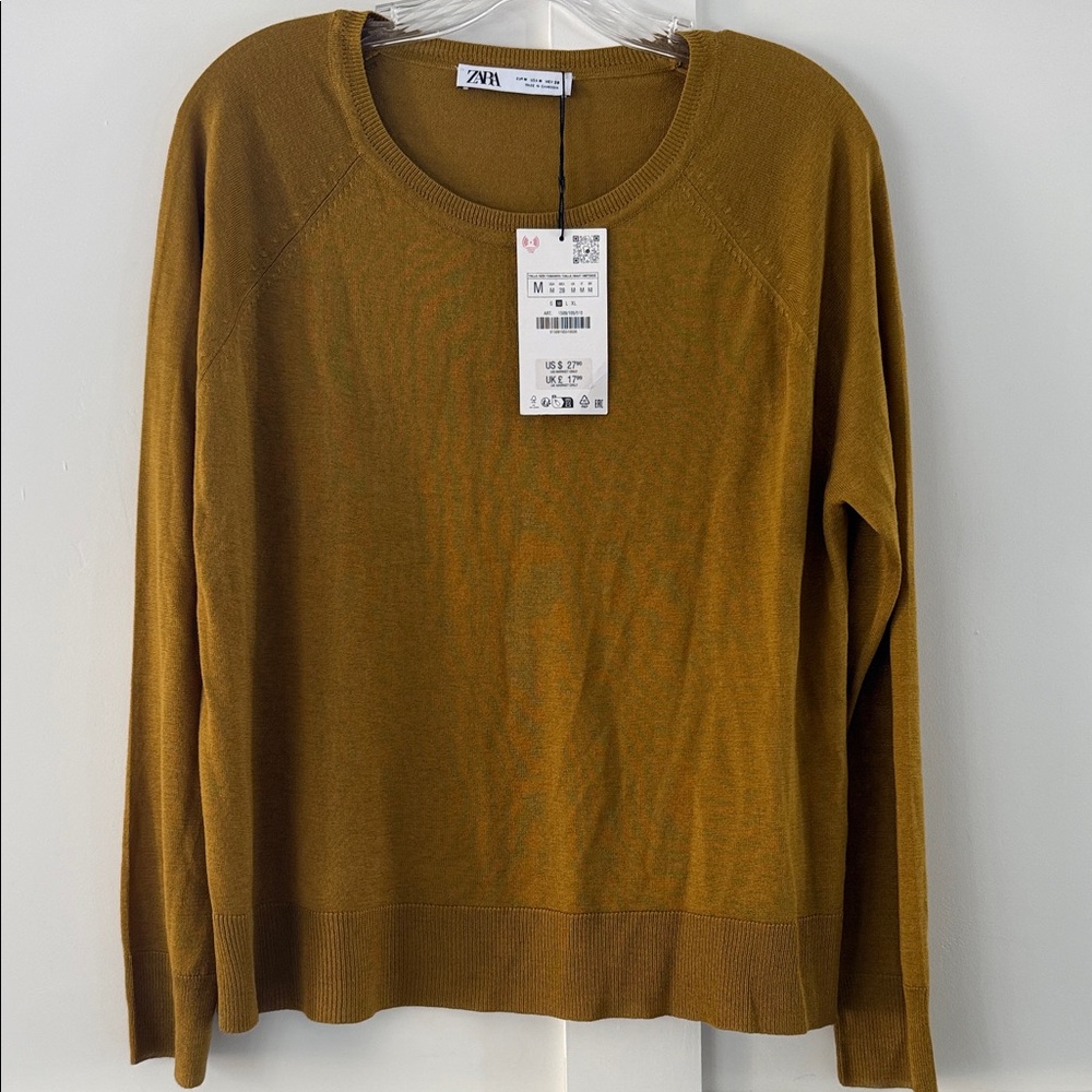 Zara Women's Mustard Crew Neck Sweater